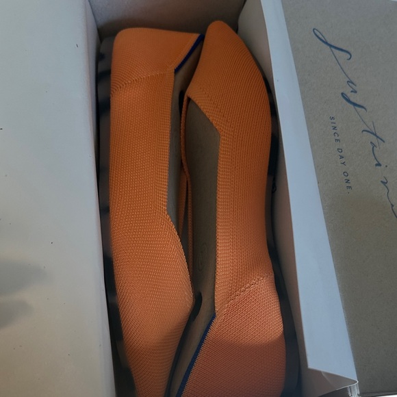 New Rothy's Vibrant Tangerine Women's Flats - Picture 7 of 7